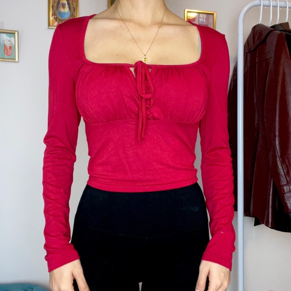 ‼️SOLD‼️SHEIN Ruched Red Top - Picture 4 of 9